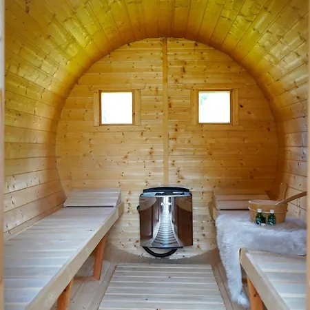 Astrid בית הארחה